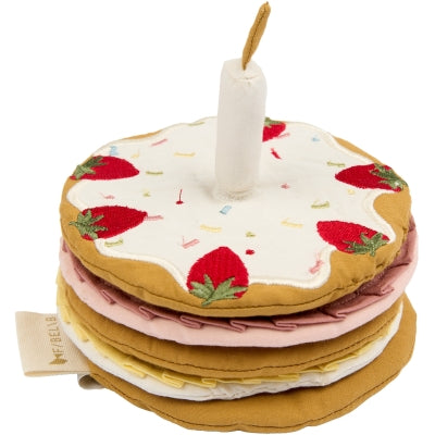 Fabelab Stofkage Legetøj er en fin og blød legetøjskage, der indbyder til fantasifuld rolleleg og hyggelige teselskaber. Den er perfekt til små fødsdagsfester, caféleg og servering for bamser og dukker. Et sødt stykke legetøj, der stimulerer barnets fantasi og kreativitet og samtidig er en skøn gaveidé til små legesyge børn.