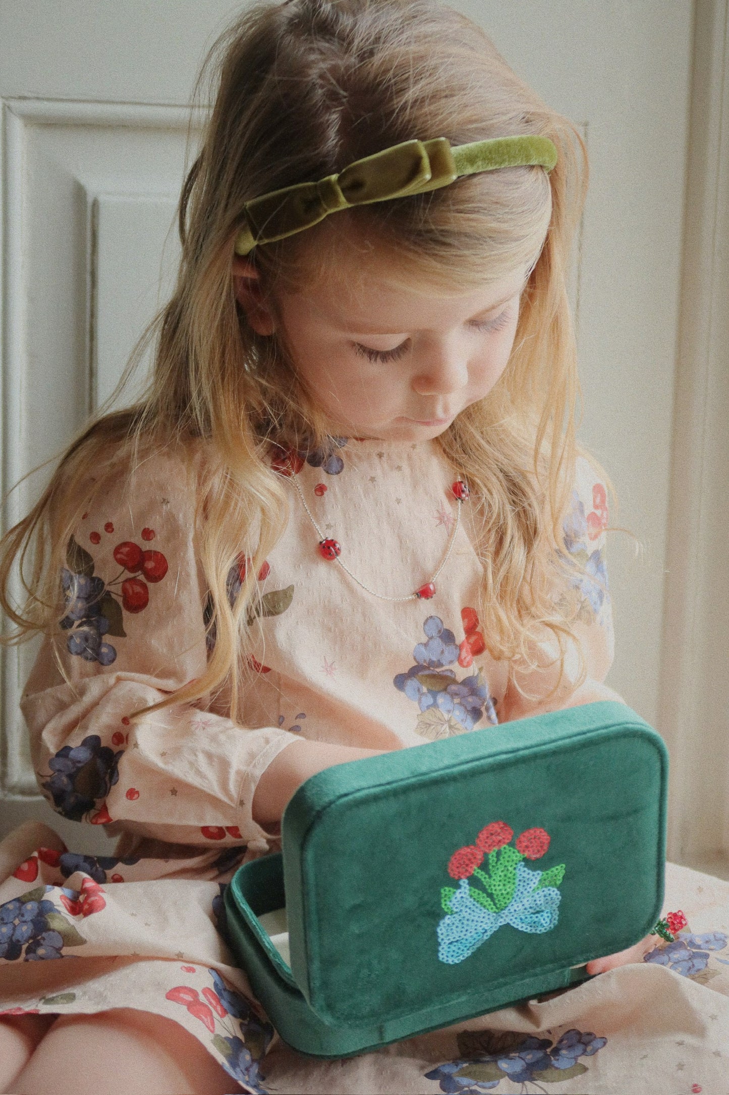 Konges Sløjd Smykkesæt All I Wish For Bottle Green